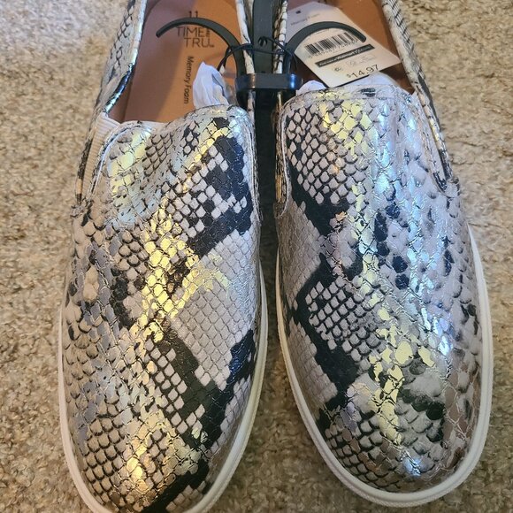 Size 11 Time & True shoes NWT - Picture 1 of 2